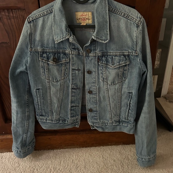 Levi's Light Blue Denim Jacket - Picture 2 of 8
